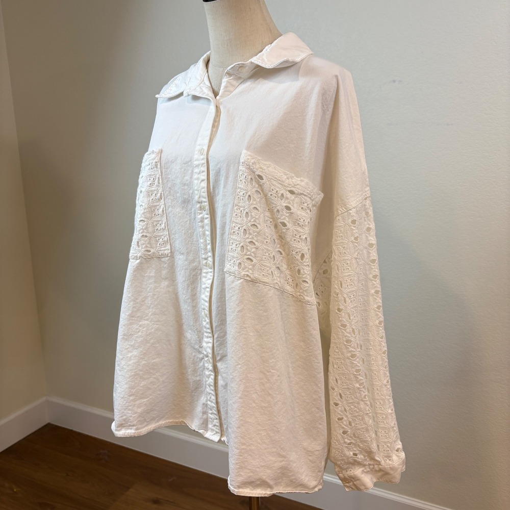 Oli & Hali Button Down Women M White Eyelet Lace Oversized Shirt Boho Festival - Picture 3 of 11
